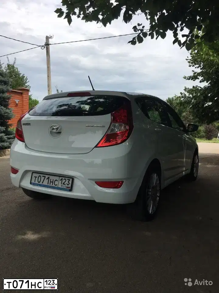 Фото автомобиля HYUNDAI SOLARIS, 2014 — госномер О237АС181. Цвет: Белый
