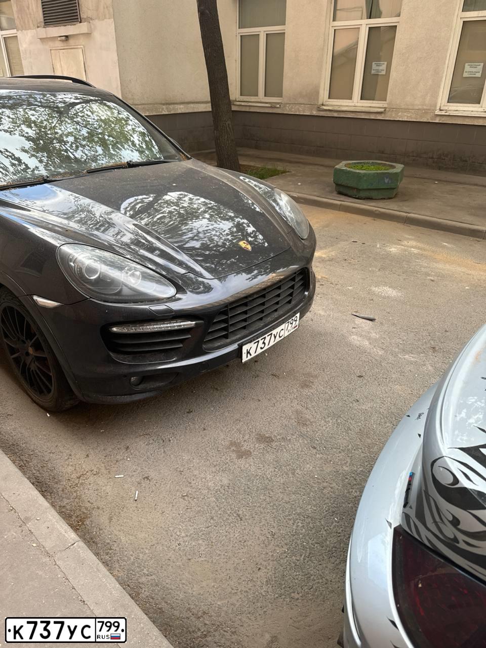 Фото автомобиля PORSCHE CAYENNE, 2013 — госномер К737УС799
