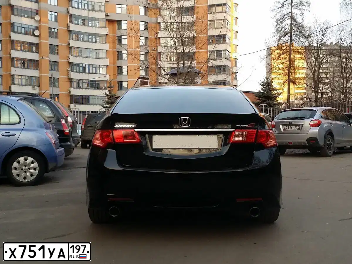 Фото автомобиля SUBARU IMPREZA, 2012 — госномер У699РЕ799. Цвет: Серебристый