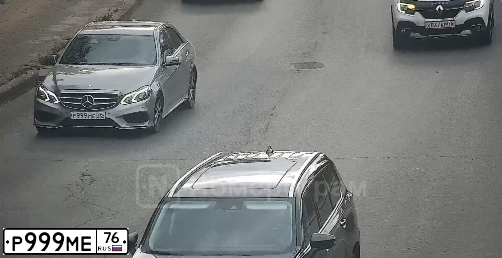 Фото автомобиля MERCEDES-BENZ E200, 2014 — госномер Е846НС76. Цвет: СЕРЫЙ