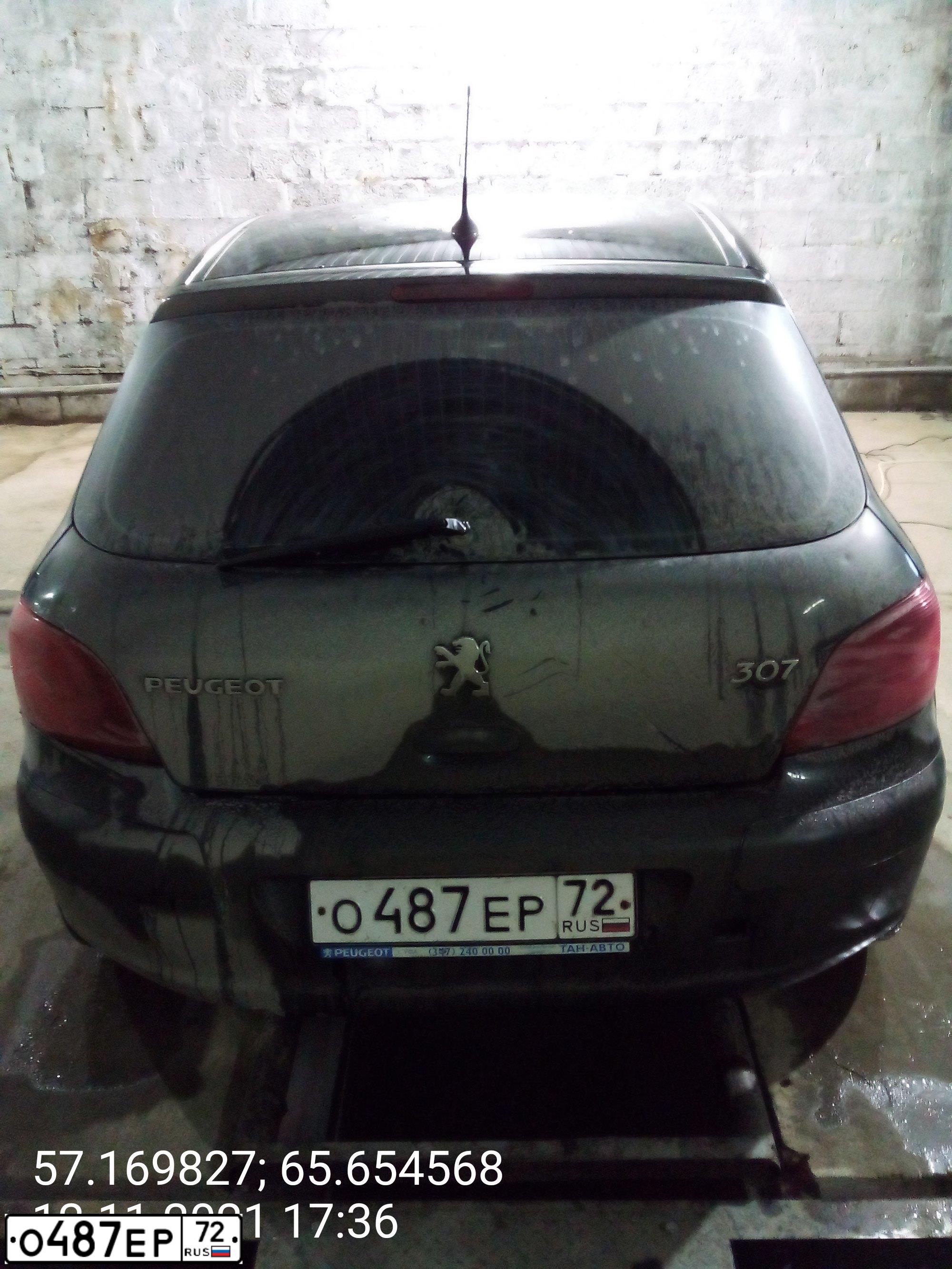 Фото автомобиля PEUGEOT 307, 2004 — госномер О487ЕР72. Цвет: ЧЕРНЫЙ