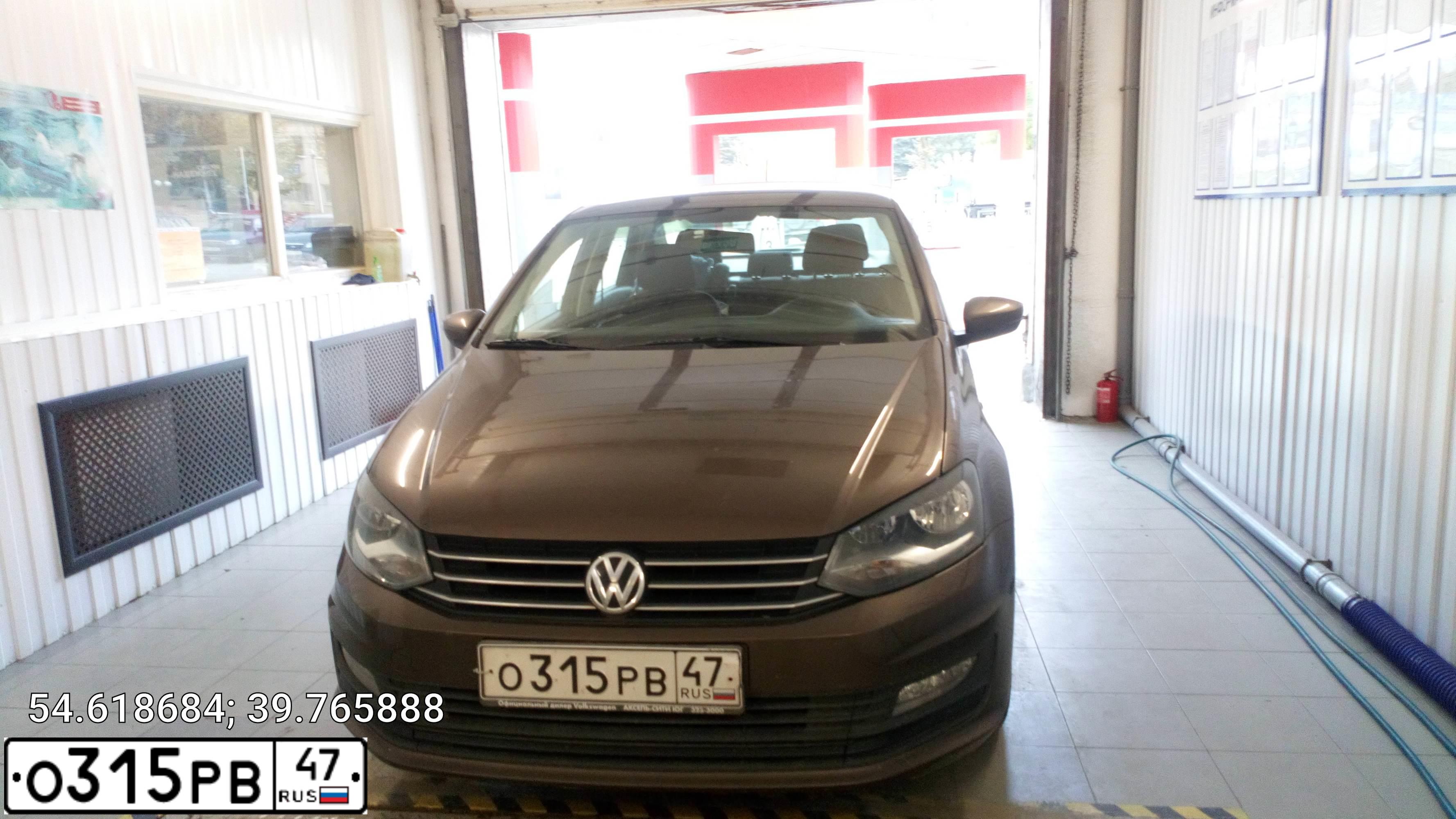 Фото автомобиля VOLKSWAGEN POLO, 2017 — госномер О315РВ47. Цвет: КОРИЧНЕВЫЙ