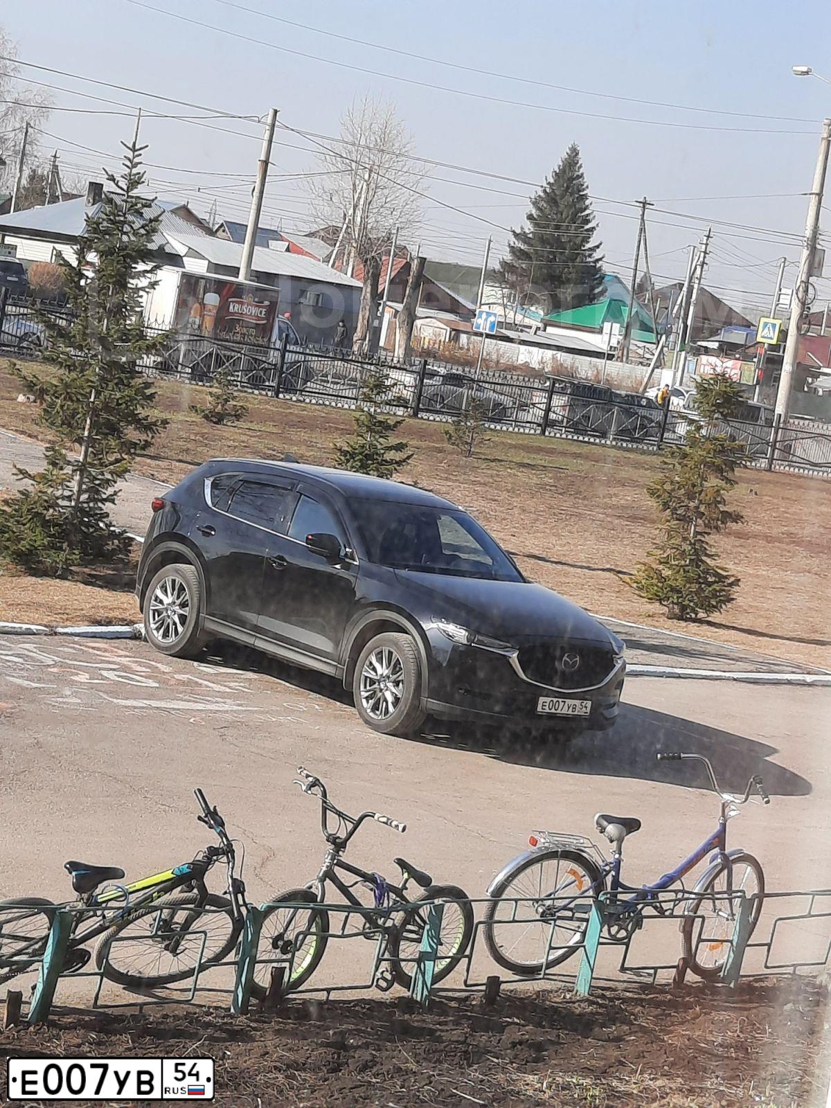 Фото автомобиля MAZDA 3, 2010 — госномер У007УВ54. Цвет: ЧЕРНЫЙ