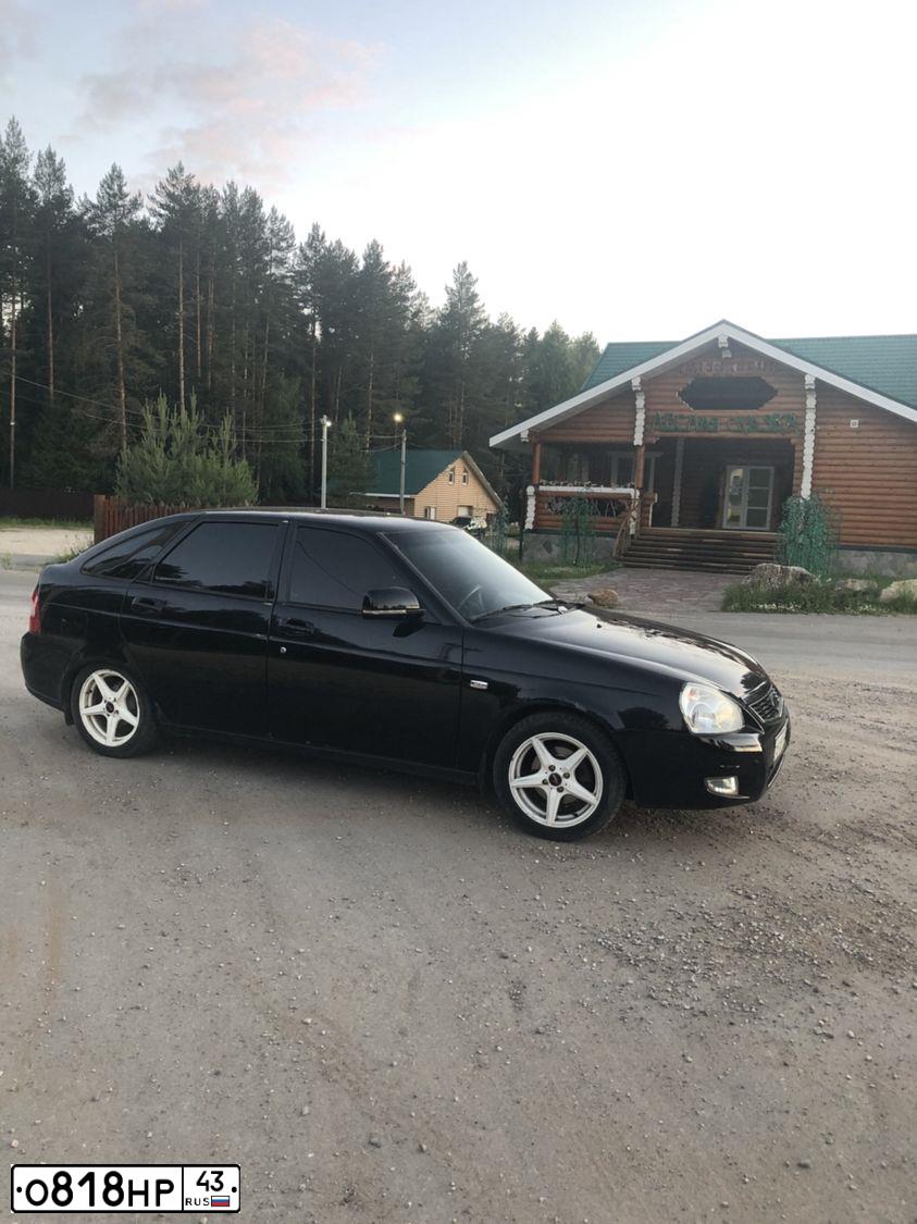 Фото автомобиля LADA PRIORA, 2009 — госномер Е412ЕУ18. Цвет: Сине-Черный