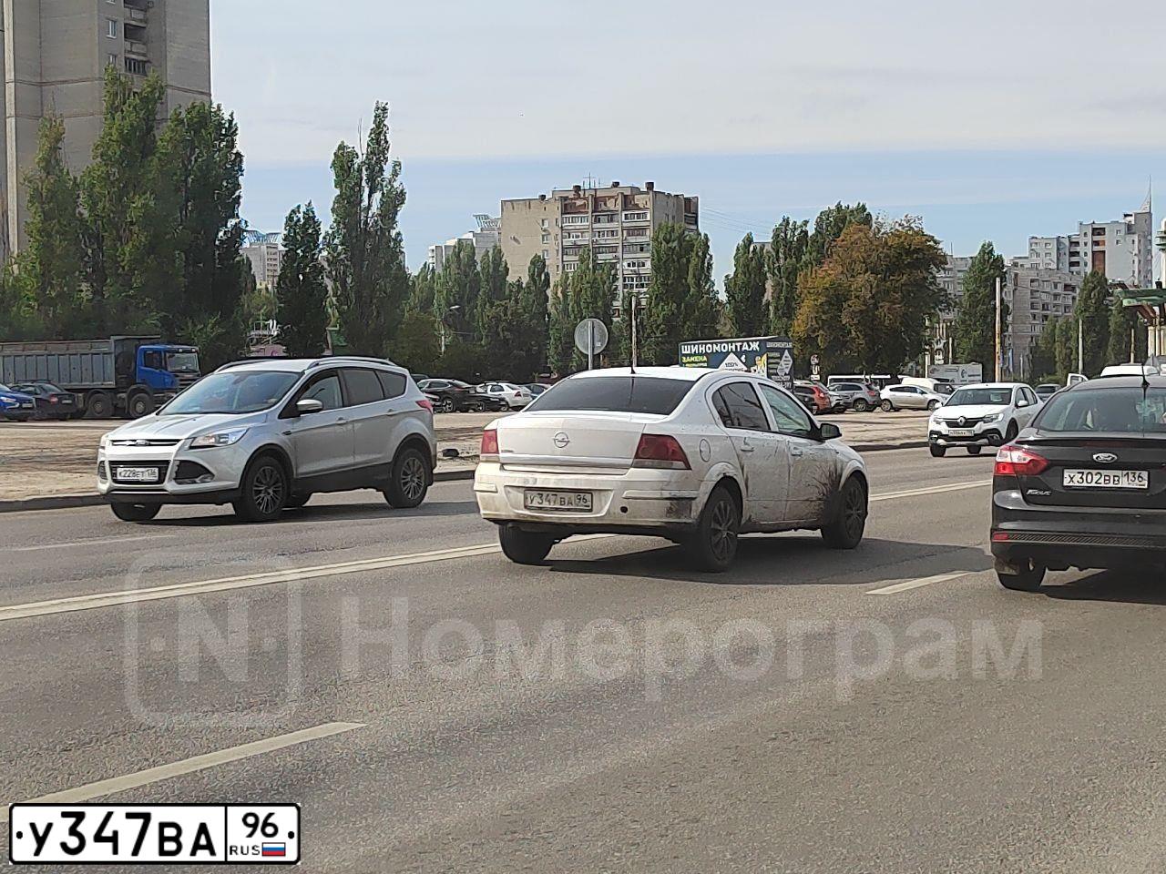 Фото автомобиля OPEL ASTRA, 2011 — госномер У989ОА48. Цвет: Белый