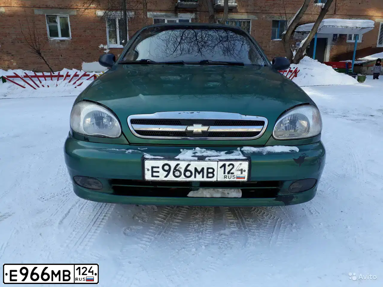 Фото автомобиля ZAZ LANOS, 2006 — госномер Е966МВ124. Цвет: ЗЕЛЕНЫЙ