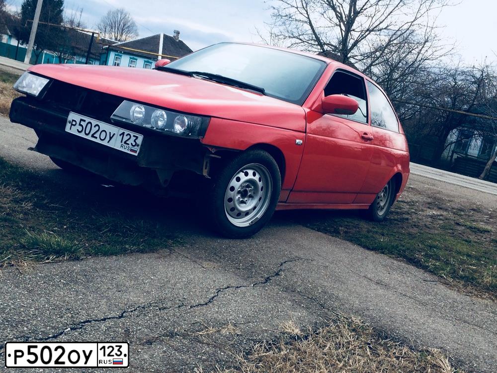 Фото автомобиля LADA 2112 LADA, 2007 — госномер М136ЕР750. Цвет: ЯРКО-КРАСНЫЙ