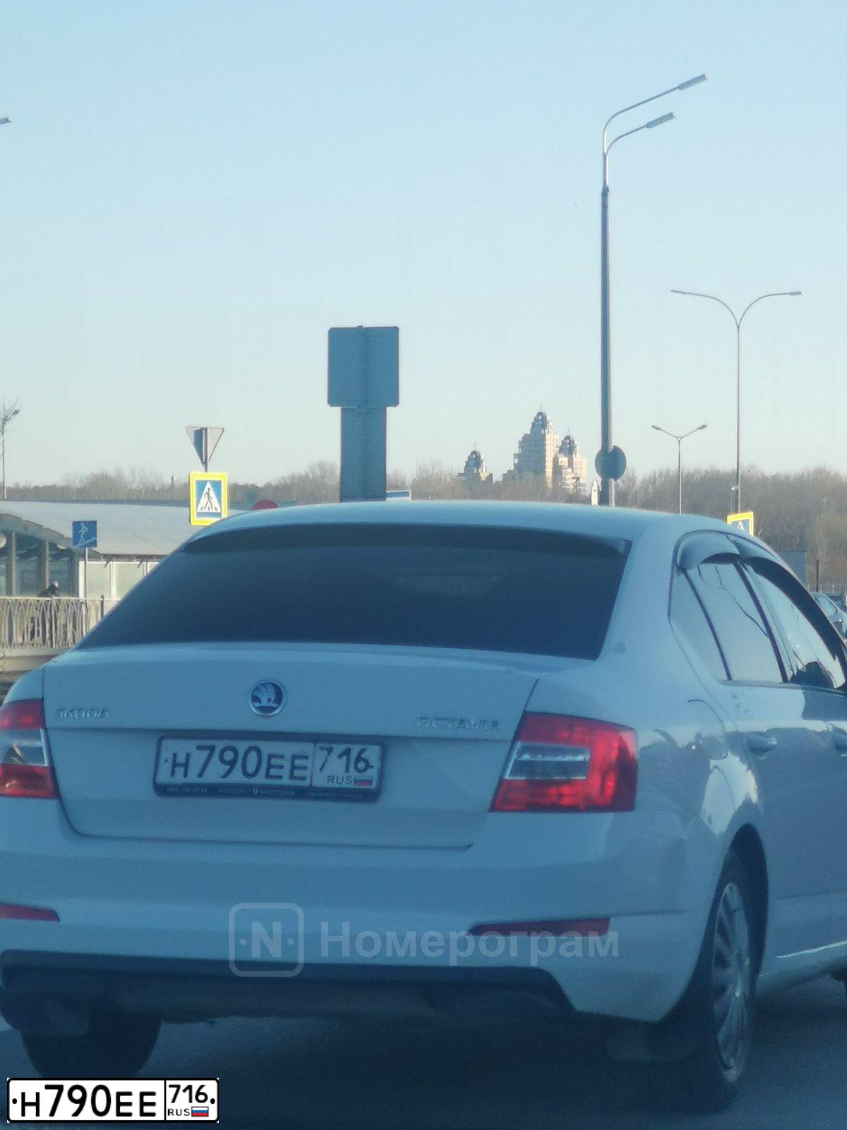 Фото автомобиля SKODA OCTAVIA, 2016 — госномер Н790ЕЕ716. Цвет: Белый