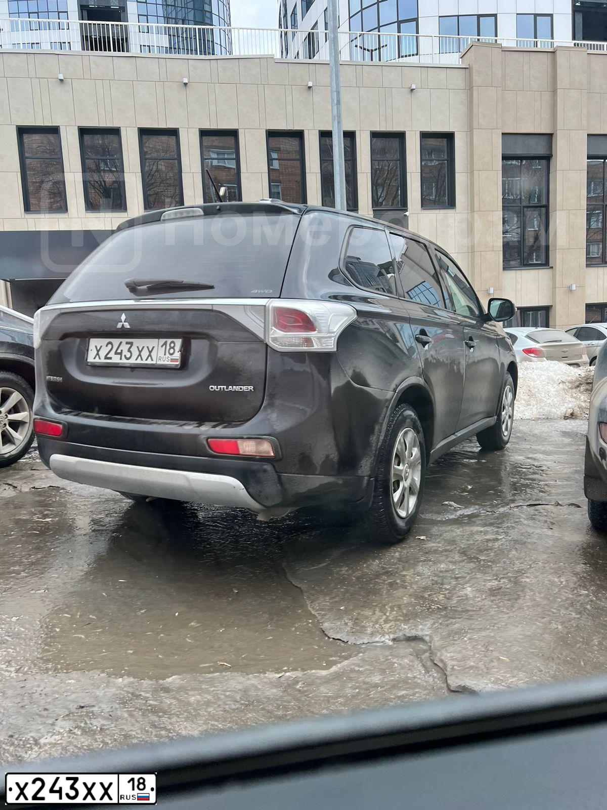 Фото автомобиля MITSUBISHI OUTLANDER, 2014 — госномер Х243ХХ18. Цвет: ЧЕРНЫЙ