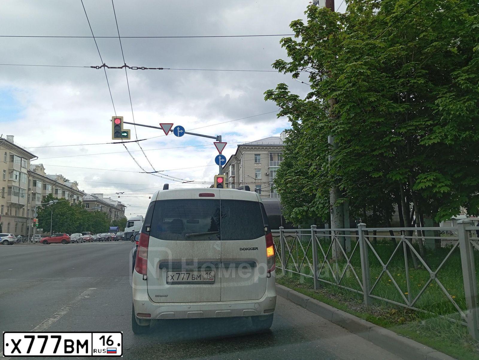 Фото автомобиля KIA RIO, 2013 — госномер М021МК716