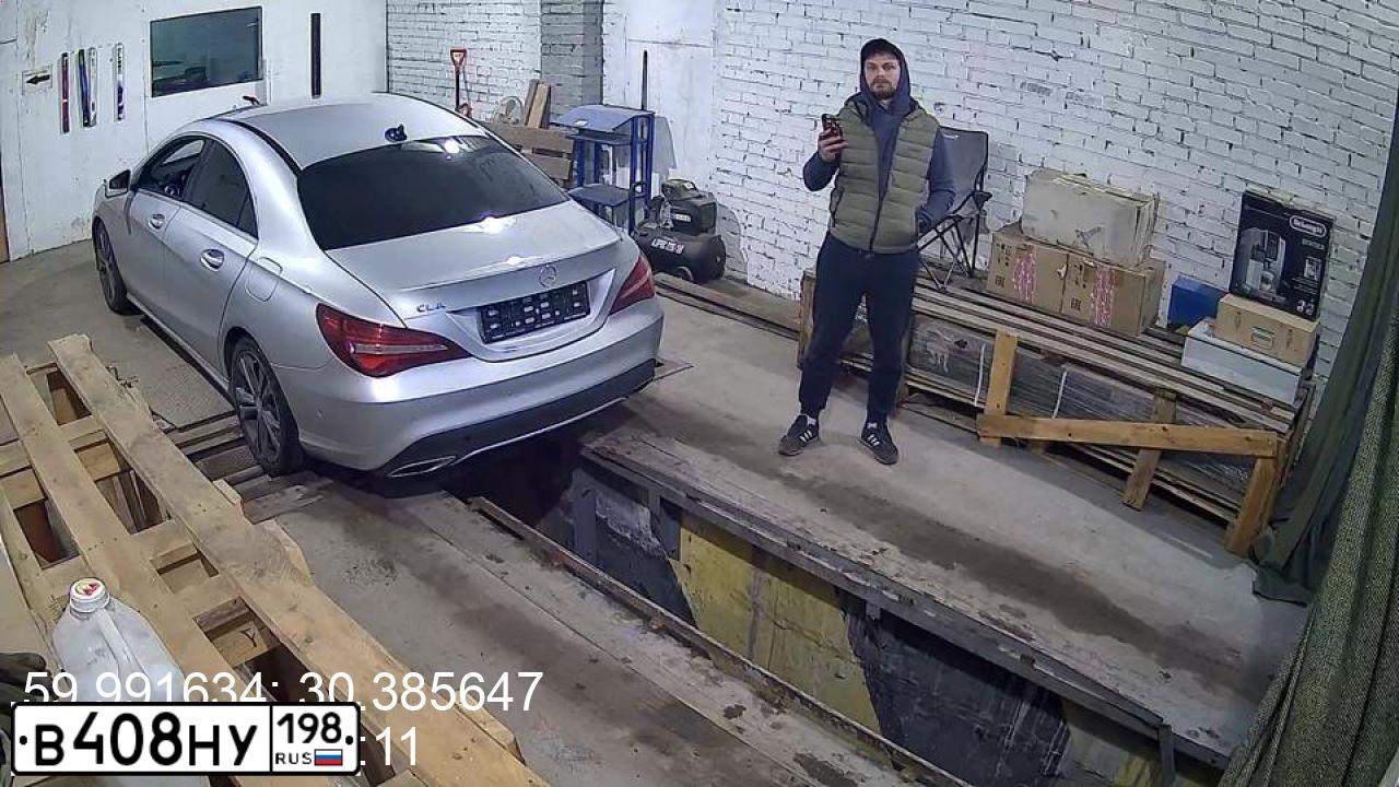 Фото автомобиля MERCEDES-BENZ CLA-KLASSE, 2017 — госномер С852ВЕ198. Цвет: Серебристый