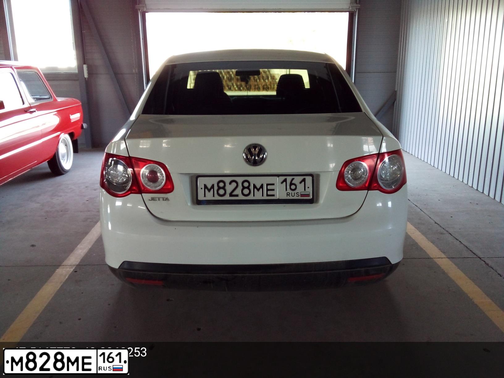 Фото автомобиля VOLKSWAGEN JETTA, 2010 — госномер М828МЕ161. Цвет: БЕЛЫЙ
