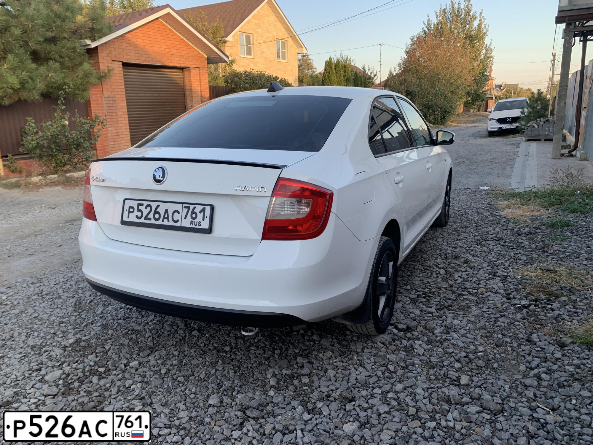 Фото автомобиля SKODA RAPID, 2014 — госномер А177УА161. Цвет: Белый