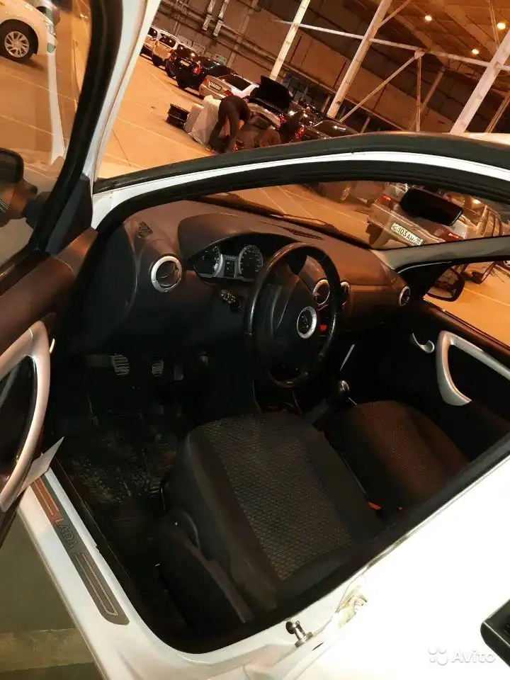 Фото автомобиля LADA LARGUS, 2014 — госномер В418ЕЕ763. Цвет: Белый