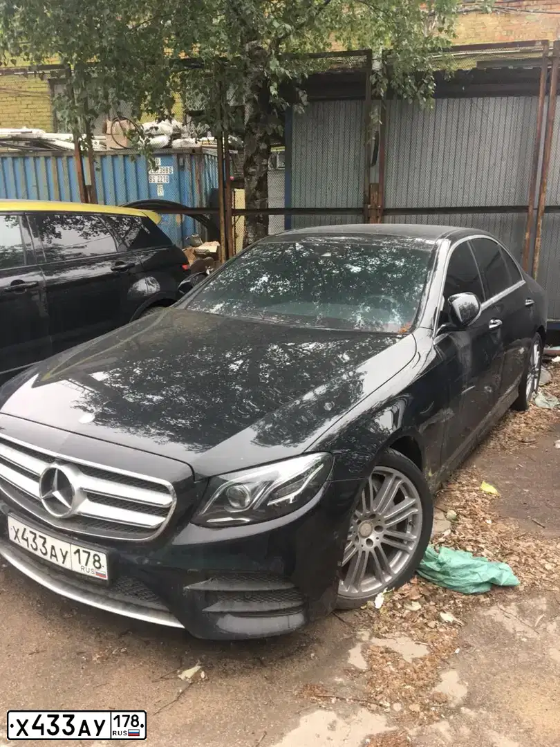Фото автомобиля MERCEDES E-KLASSE, 2016 — госномер Х433АУ178. Цвет: ЧЕРНЫЙ
