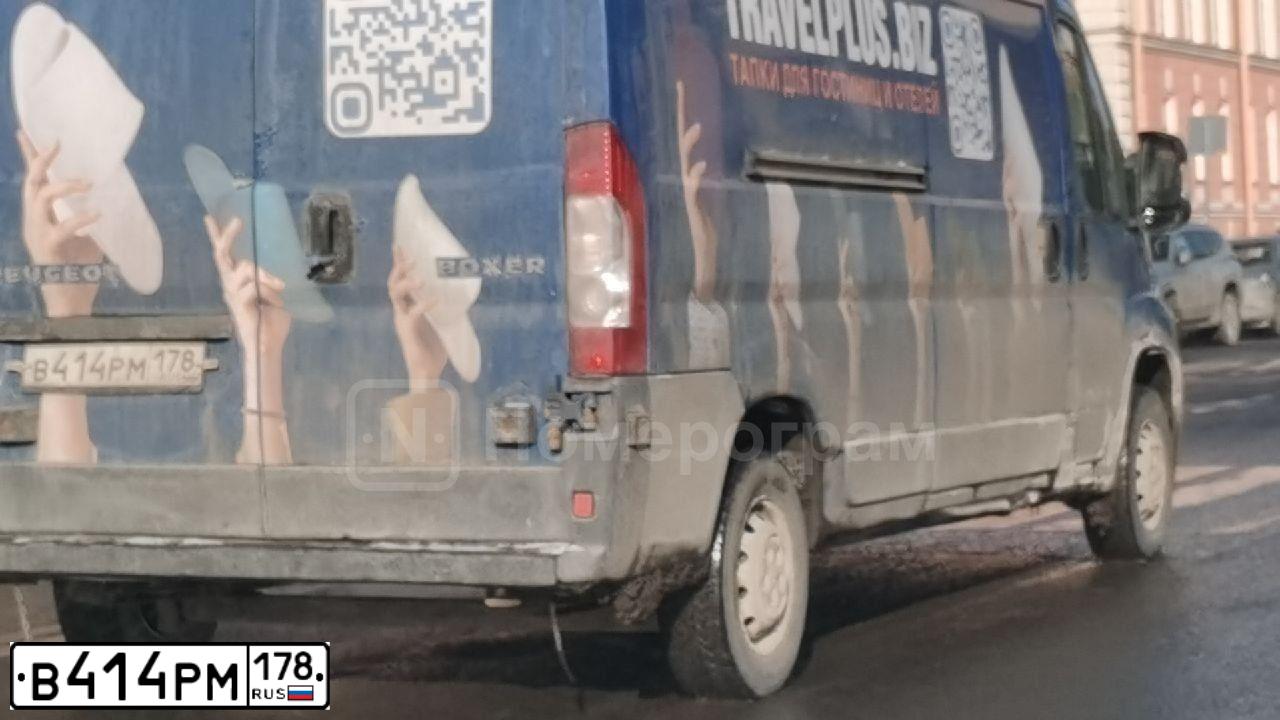 Фото автомобиля PEUGEOT BOXER, 2011 — госномер В414РМ178. Цвет: синий