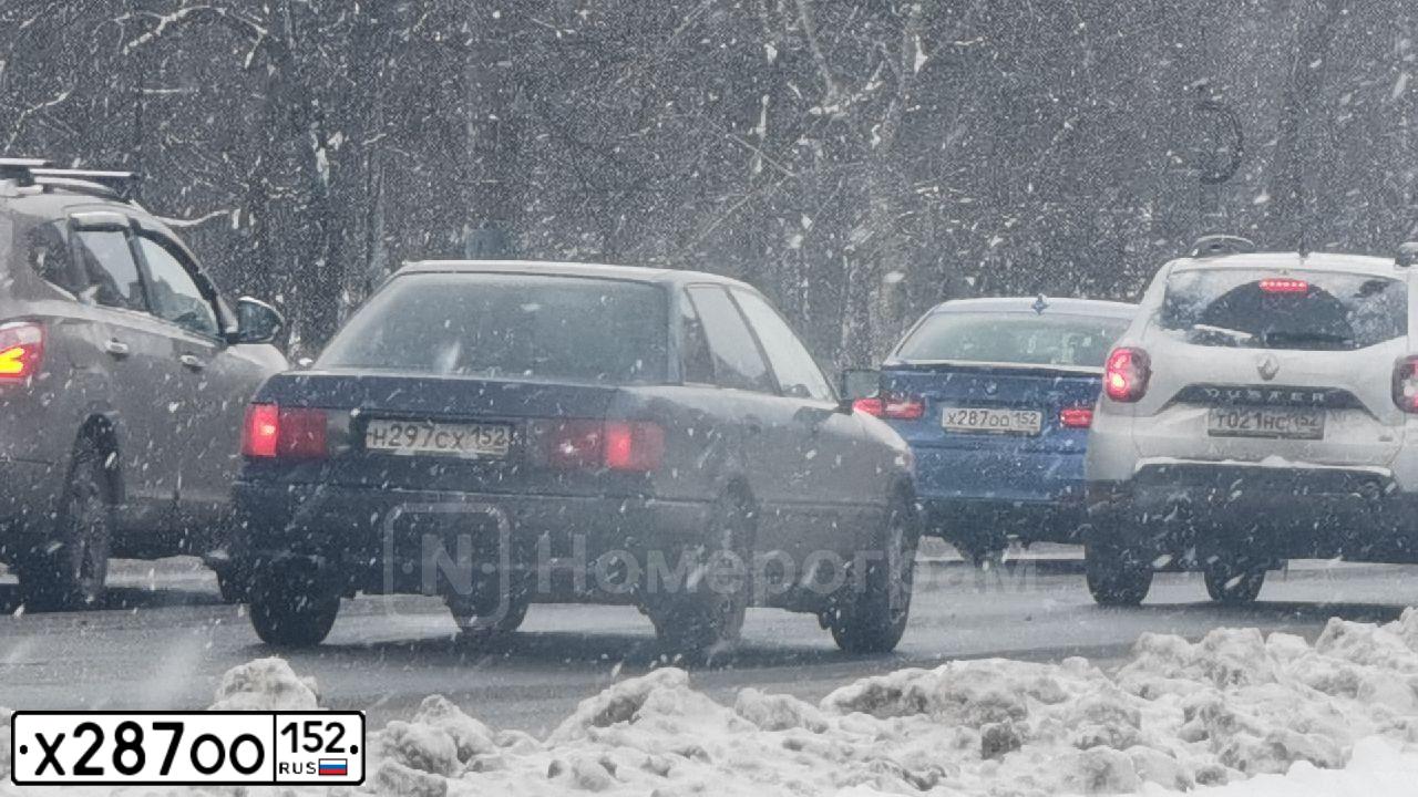 Фото автомобиля BMW SERIE 3, 2013 — госномер Х287ОО152. Цвет: синий