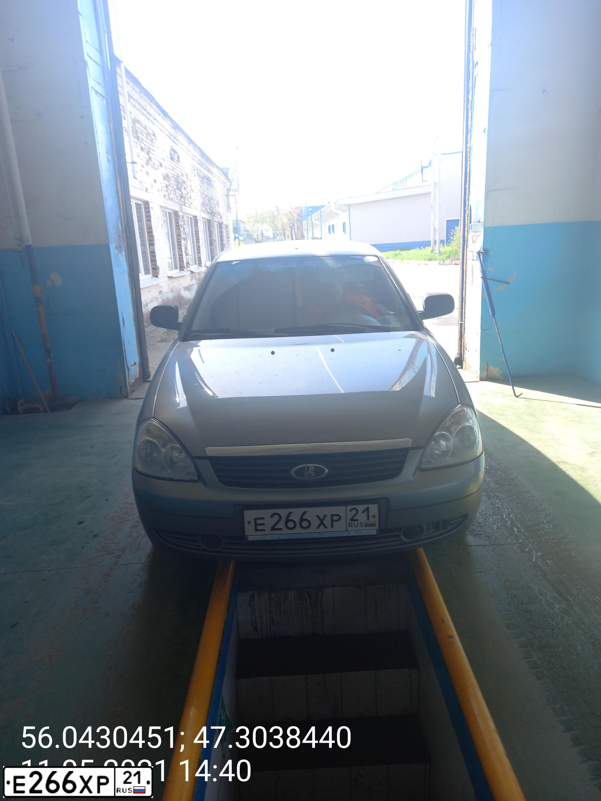 Фото автомобиля LADA 2172 PRIORA, 2011 — госномер В628ВВ21. Цвет: СРЕДНИЙ СЕРО-ЗЕЛЕНЫЙ МЕТАЛЛ