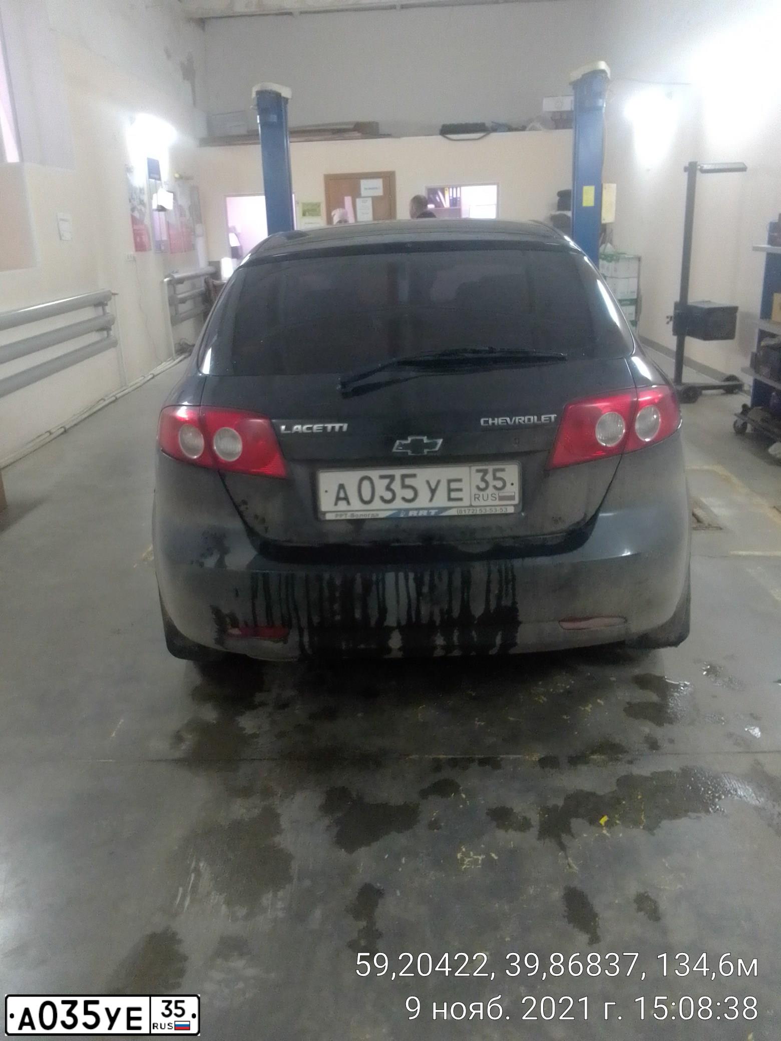 Фото автомобиля CHEVROLET LACETTI, 2010 — госномер А035УЕ35. Цвет: ЧЕРНЫЙ