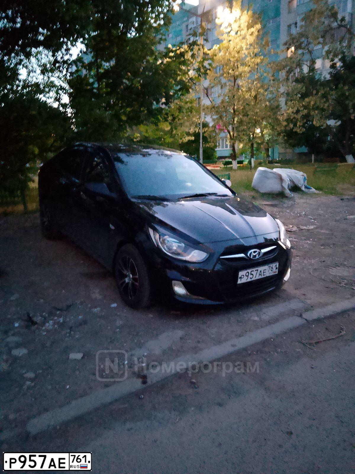 Фото автомобиля HYUNDAI SOLARIS, 2013 — госномер Р957АЕ761. Цвет: ЧЕРНЫЙ