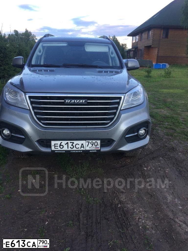 Фото автомобиля ХАВАЛ H9 СС6490WМ60, 2021 — госномер Е613СА790. Цвет: СЕРЫЙ