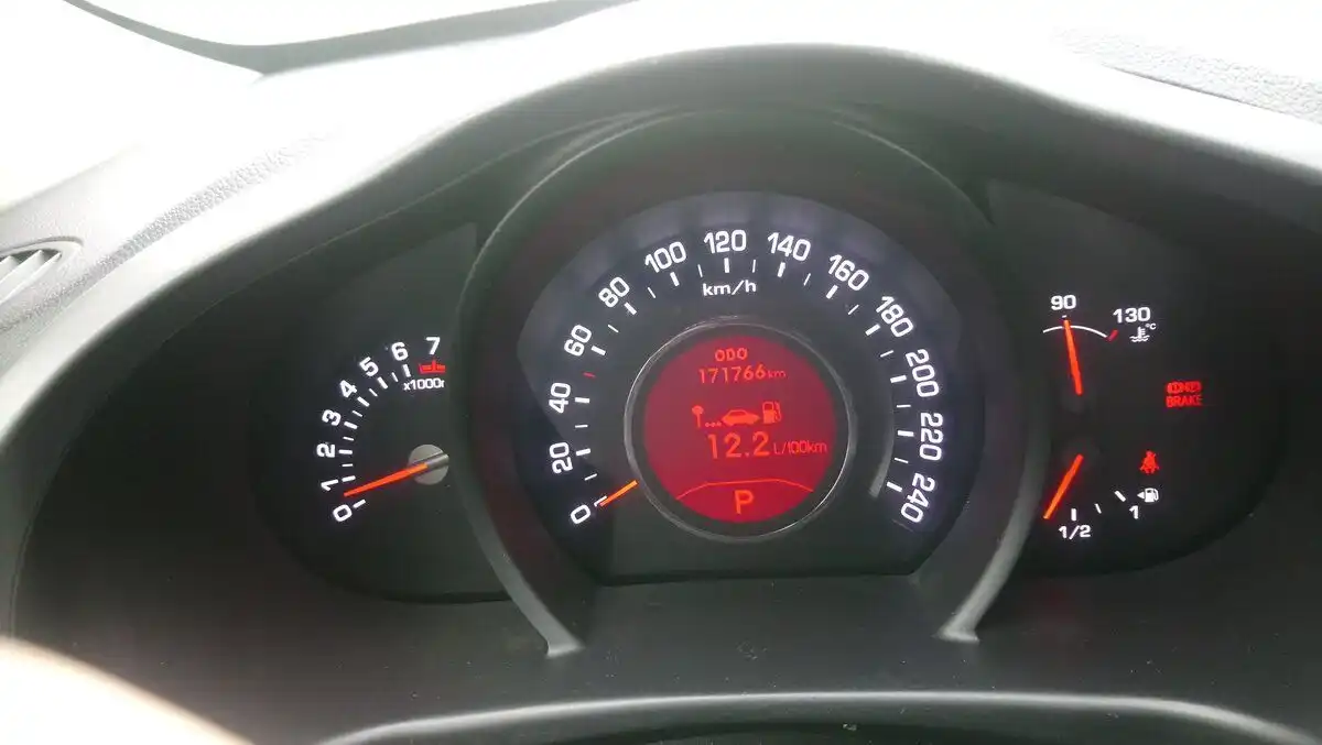 Фото автомобиля KIA SPORTAGE, 2012 — госномер Х151УТ33
