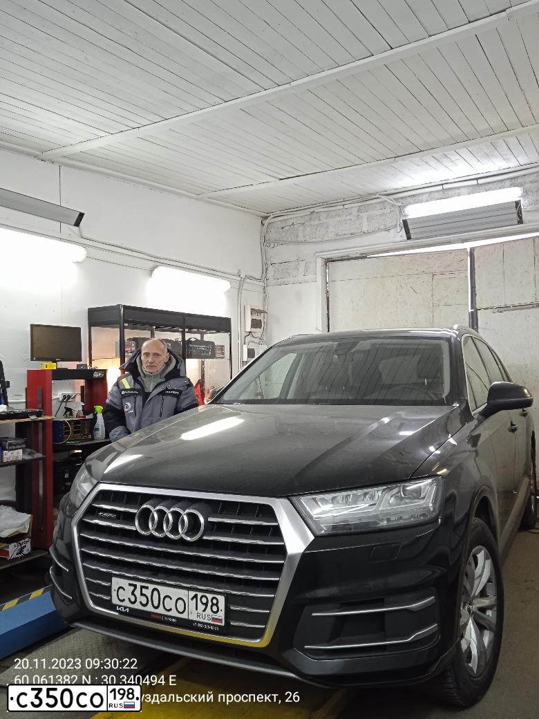 Фото автомобиля AUDI Q7, 2017 — госномер С117ТВ198. Цвет: ЧЕРНЫЙ