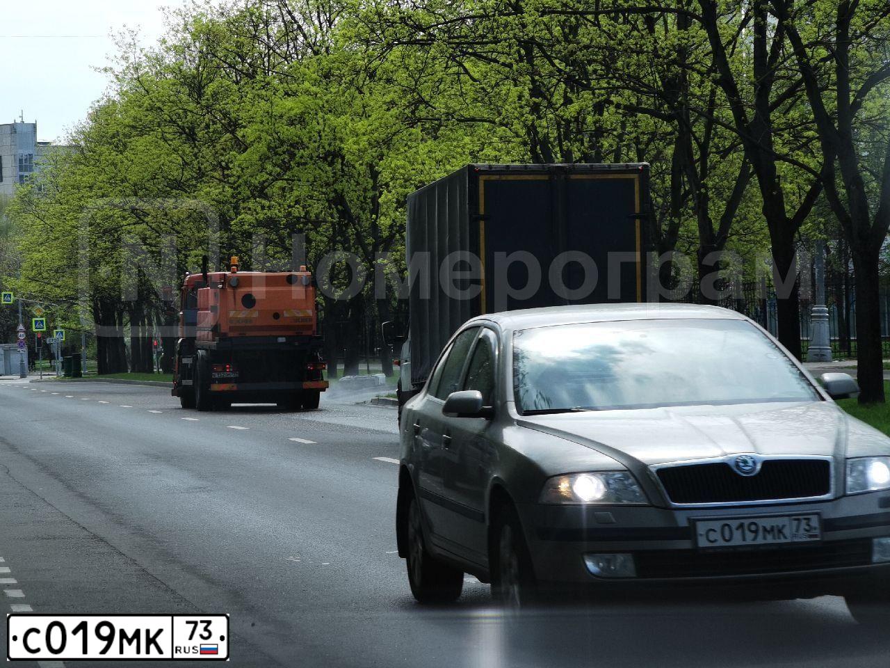 Фото автомобиля SKODA OCTAVIA, 2008 — госномер С019МК73. Цвет: СЕРЫЙ