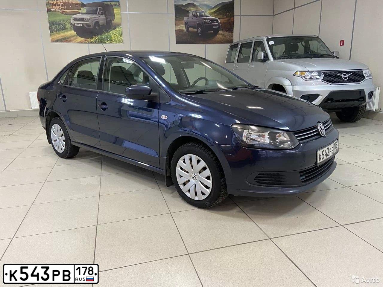 Фото автомобиля VOLKSWAGEN POLO, 2011 — госномер К334РС790. Цвет: СИНИЙ