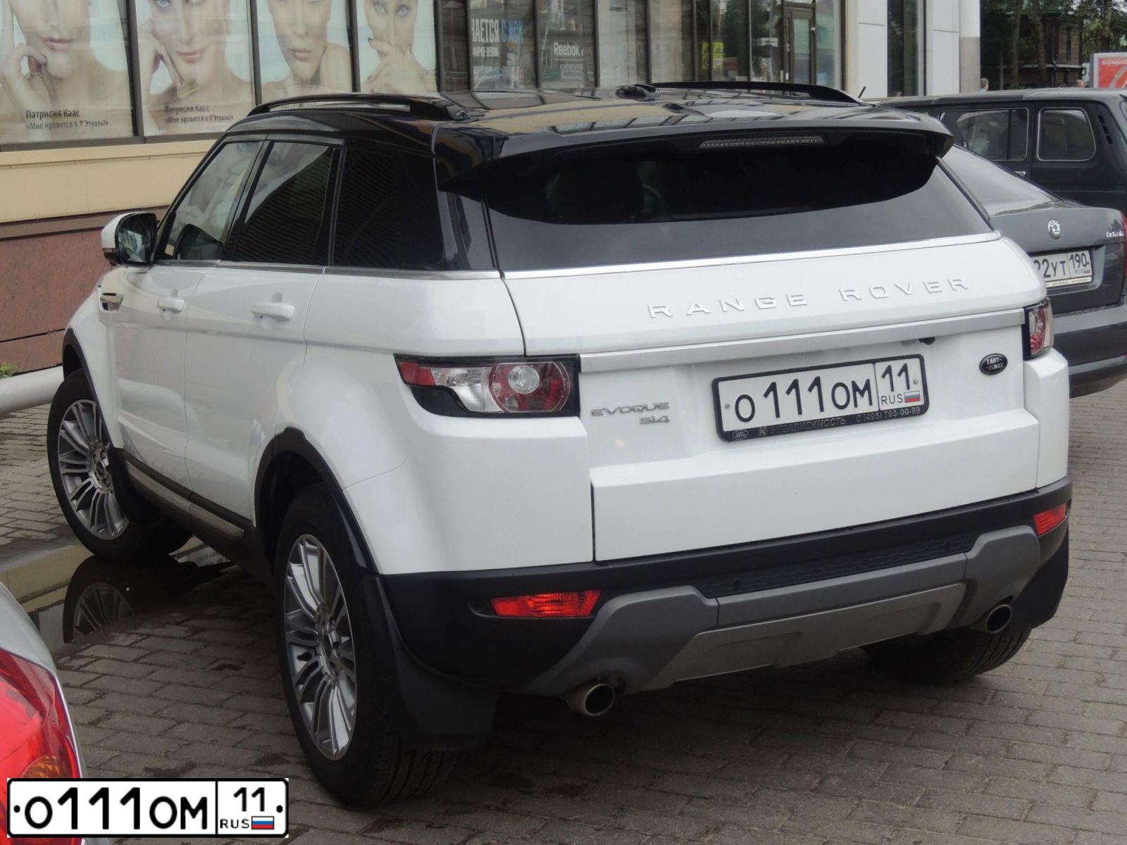 Фото автомобиля LANDROVER RANGE ROVER EVOQUE, 2012 — госномер О111ОМ11. Цвет: ЯРКО-БЕЛЫЙ