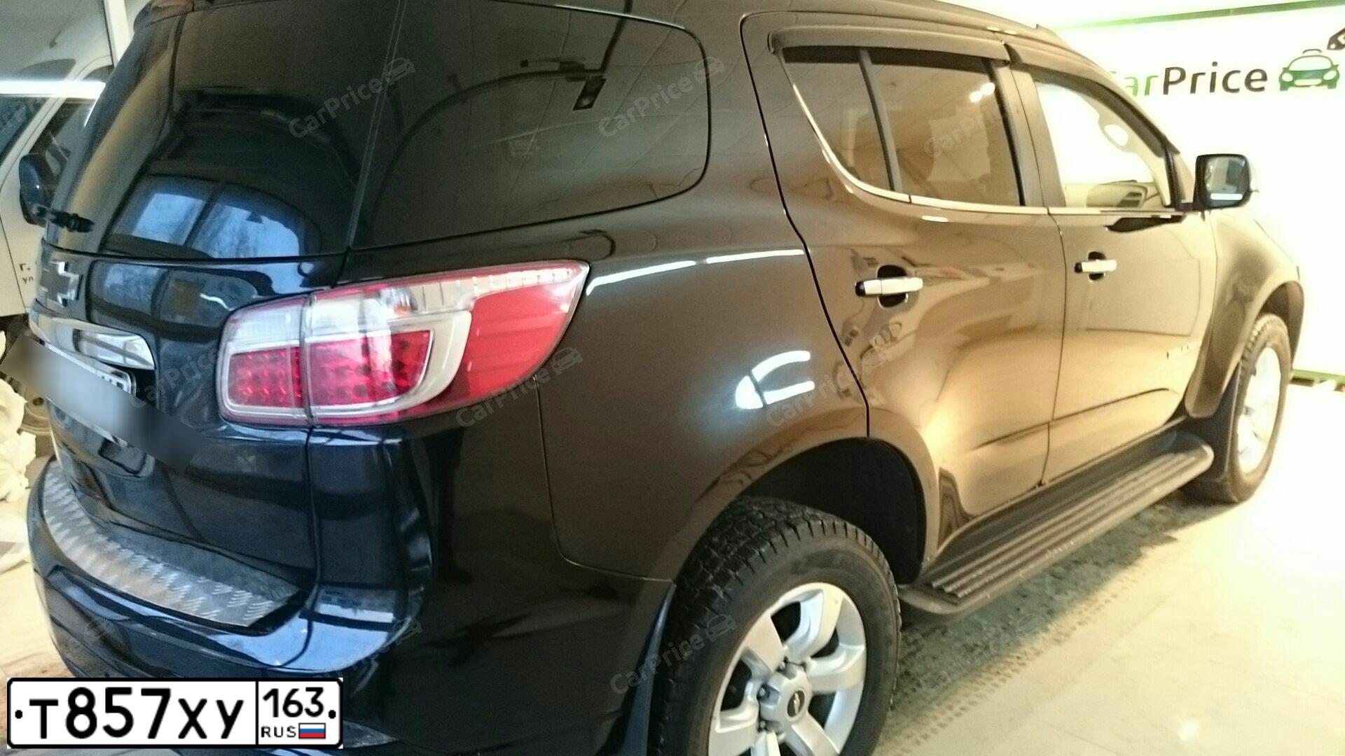 Фото автомобиля CHEVROLET TRAILBLAZER, 2013 — госномер О820ВТ799. Цвет: ЧЕРНЫЙ МЕТАЛЛИК