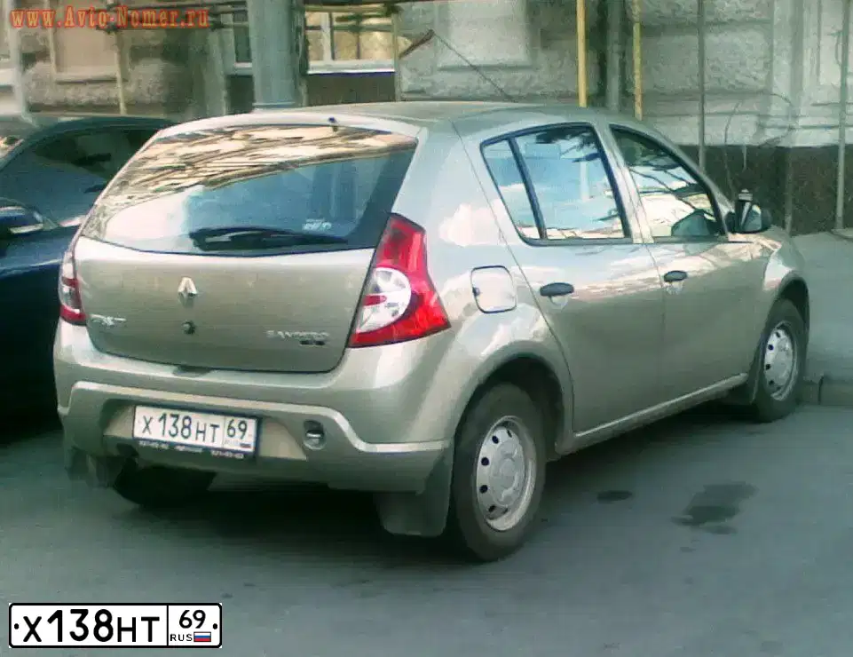 Фото автомобиля RENAULT SANDERO, 2010 — госномер В681ОУ69. Цвет: БЕЖЕВЫЙ