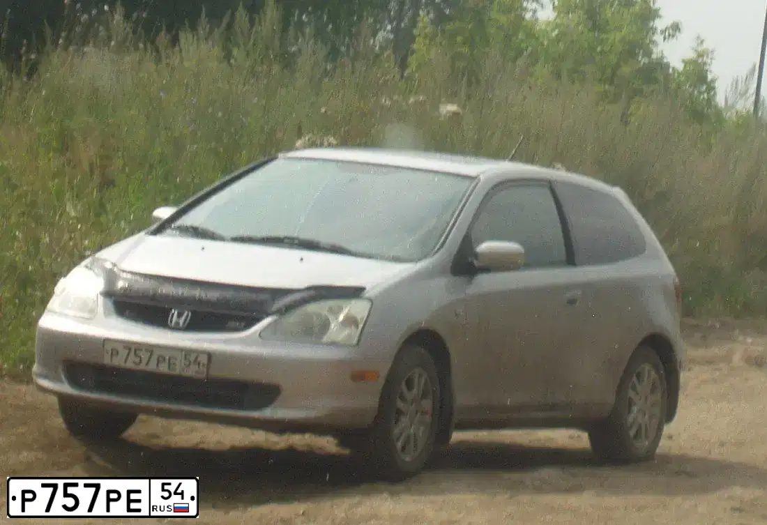 Фото автомобиля HONDA CIVIC, 2003 — госномер С240СУ154. Цвет: СВЕТЛО-СЕРЫЙ