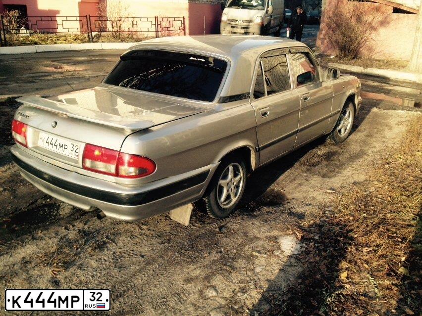 Фото автомобиля NISSAN PRIMERA, 2006 — госномер Н963МН32. Цвет: СЕРЕБРИСТЫЙ