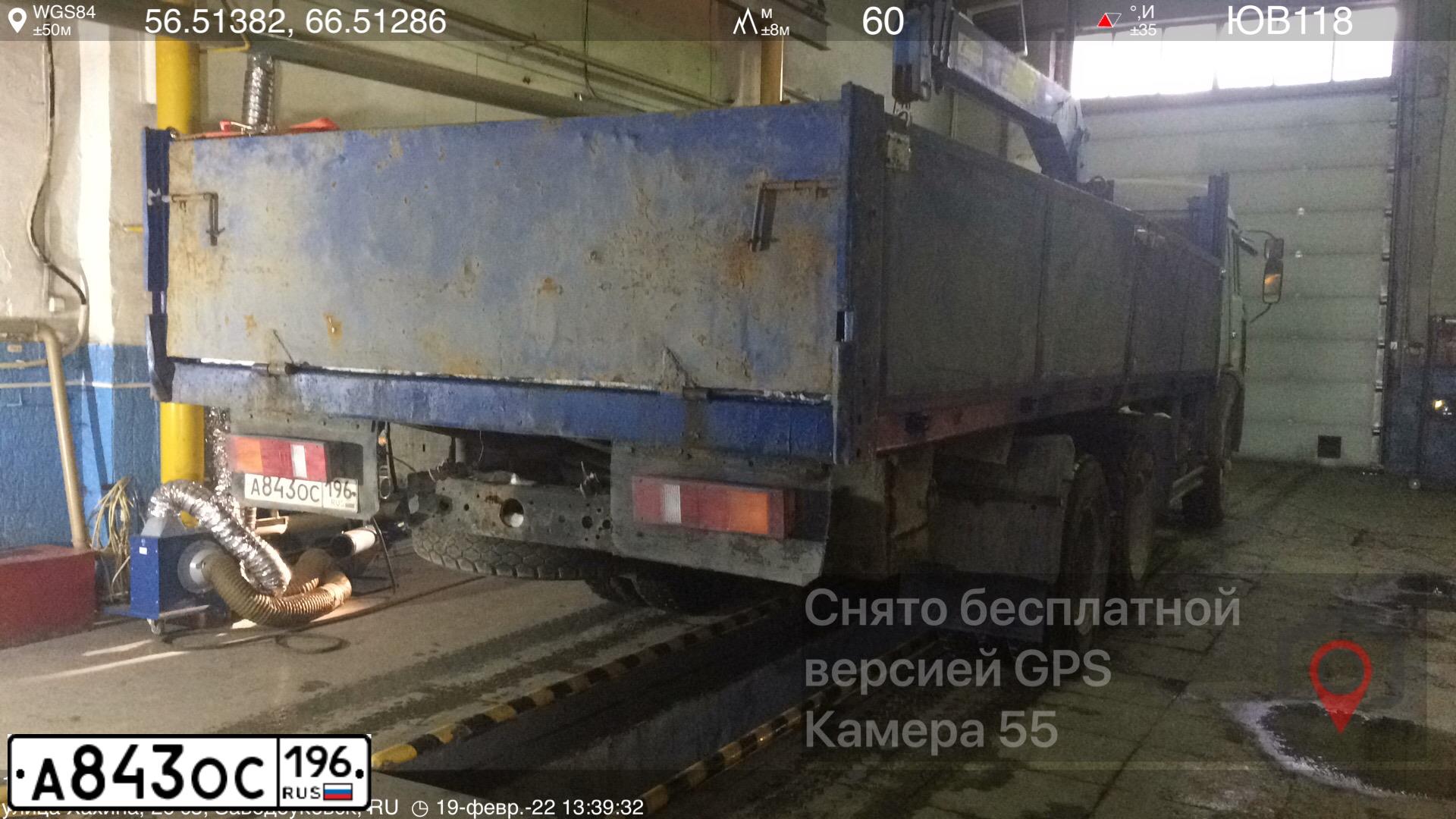 Фото автомобиля KAMAZ 53212 /6X4/, 1995 — госномер У424УА72. Цвет: СЕРЫЙ