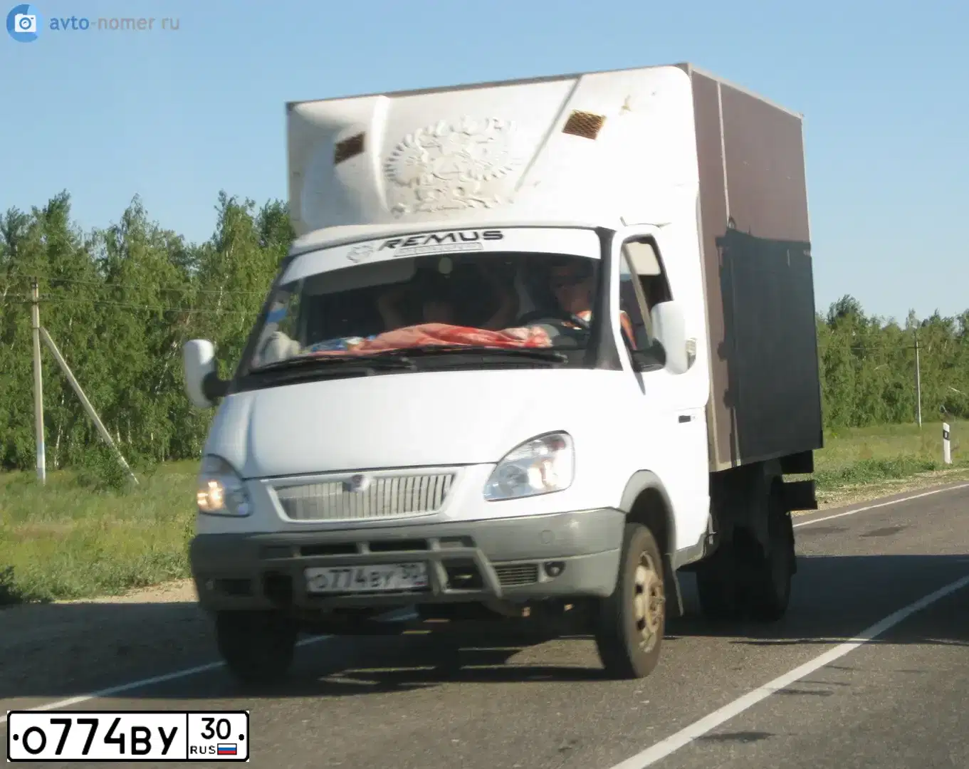 Фото автомобиля GAZ 3302 EL, 2006 — госномер О774ВУ30. Цвет: Белый