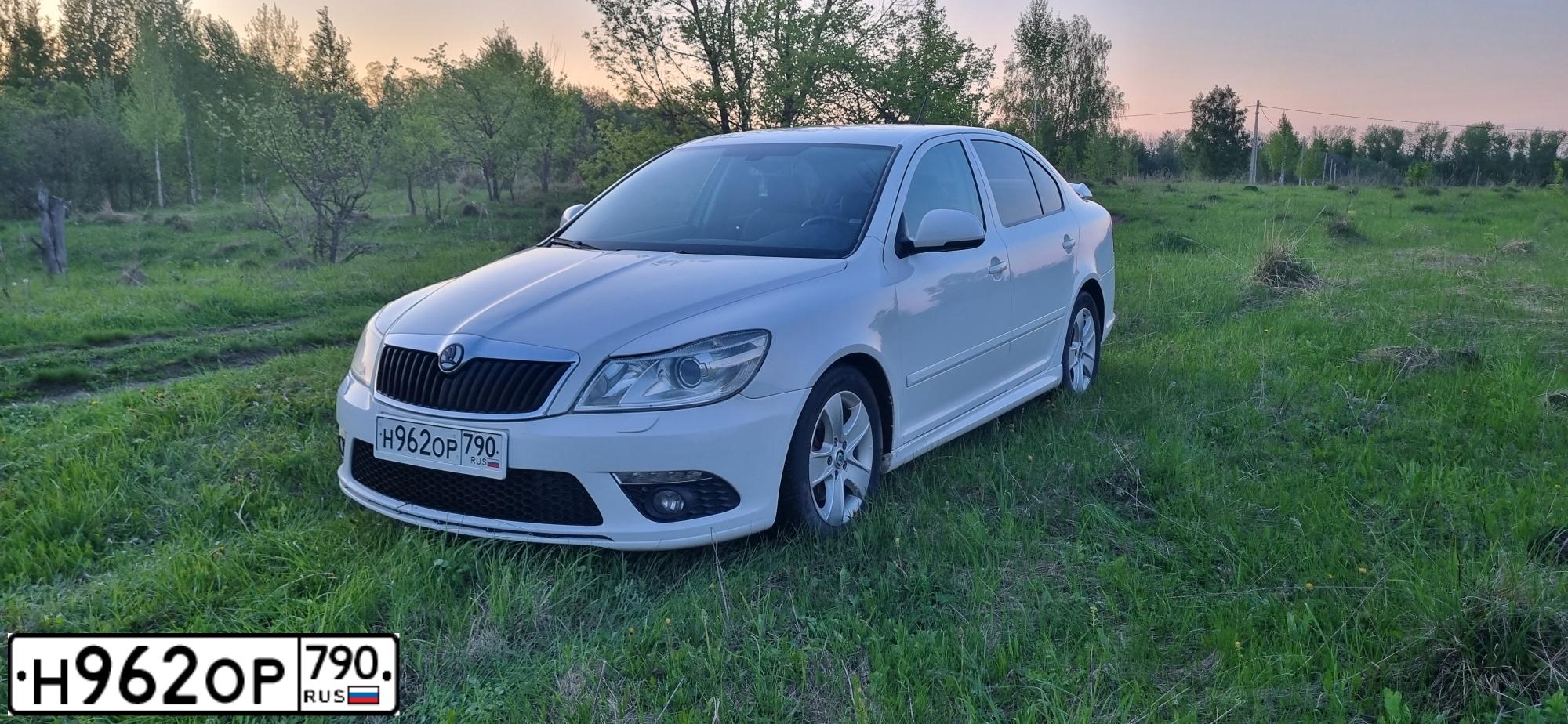 Фото автомобиля SKODA OCTAVIA, 2012 — госномер О353МК71. Цвет: Белый