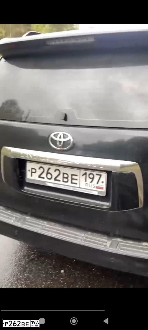 Фото автомобиля TOYOTA LANDCRUISER, 2010 — госномер Р262ВЕ197. Цвет: ЧЕРНЫЙ