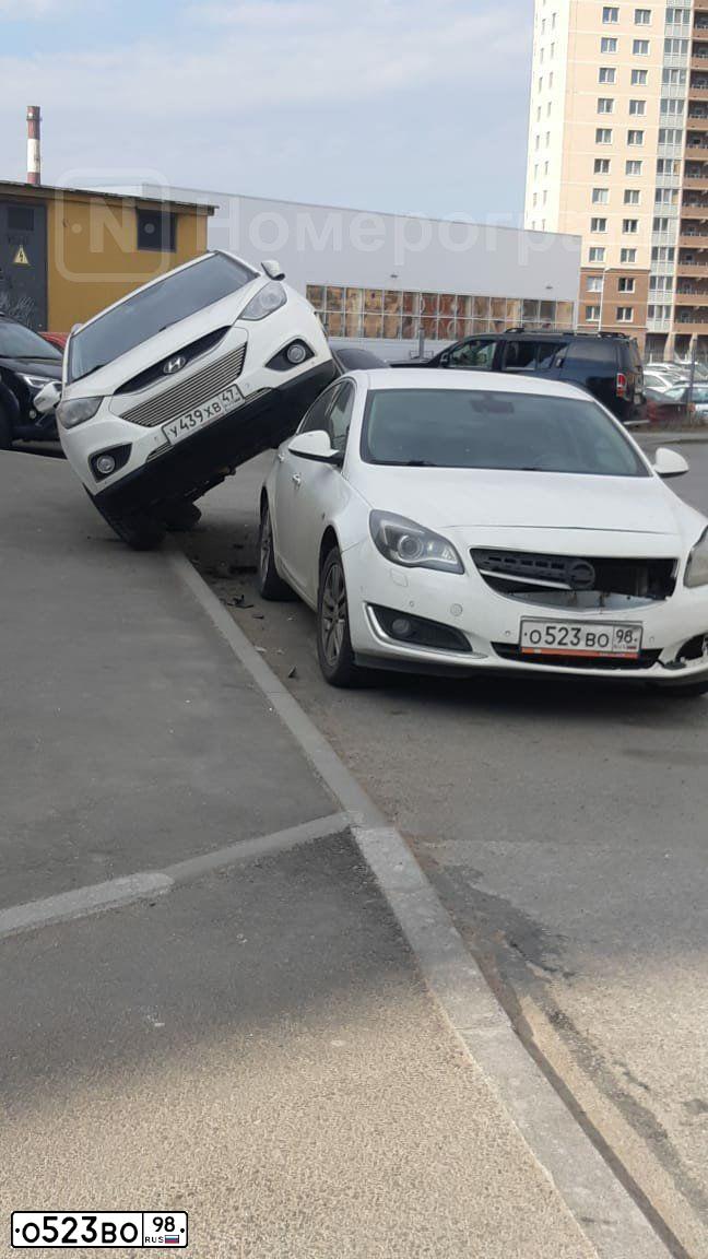 Фото автомобиля OPEL 0G-A (INSIGNIA LIMOUSINE NB), 2013 — госномер О515НР30. Цвет: Белый