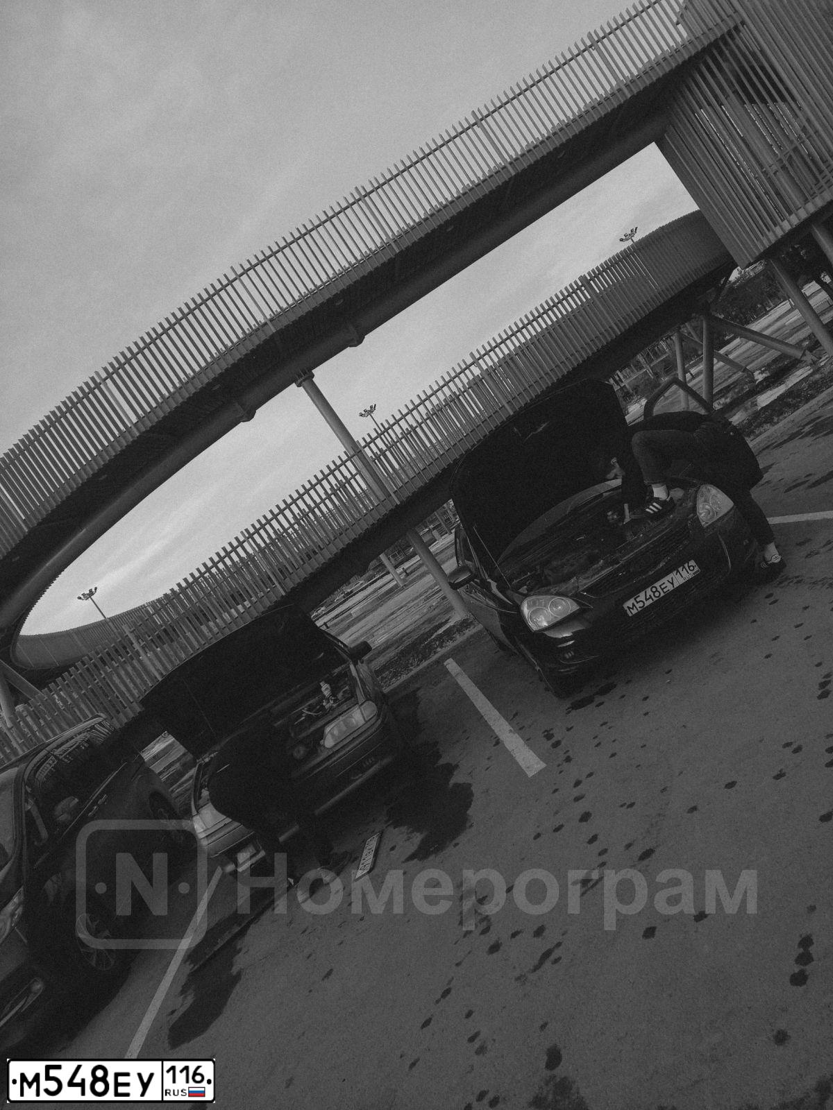 Фото автомобиля LADA 2172 PRIORA, 2009 — госномер М548ЕУ116. Цвет: Сине-Черный