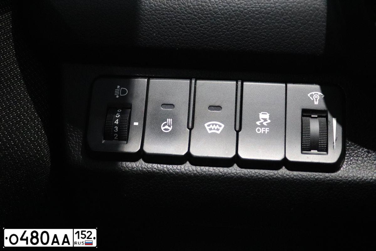 Фото автомобиля KIA RIO, 2015 — госномер А694НК252. Цвет: ТЕМНО-СЕРЫЙ