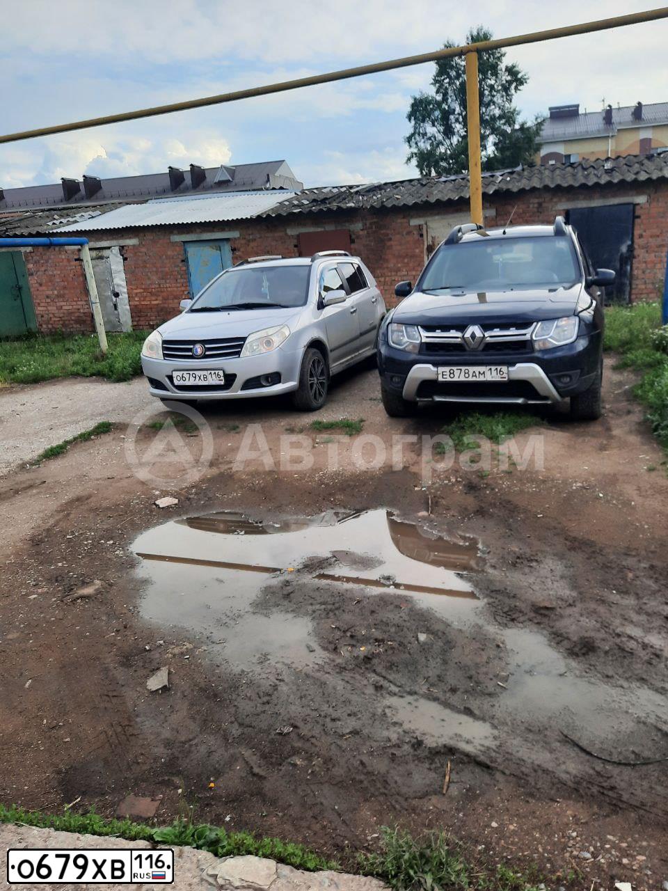 Фото автомобиля GEELY MK CROSS, 2011 — госномер О679ХВ116. Цвет: СЕРЕБРО