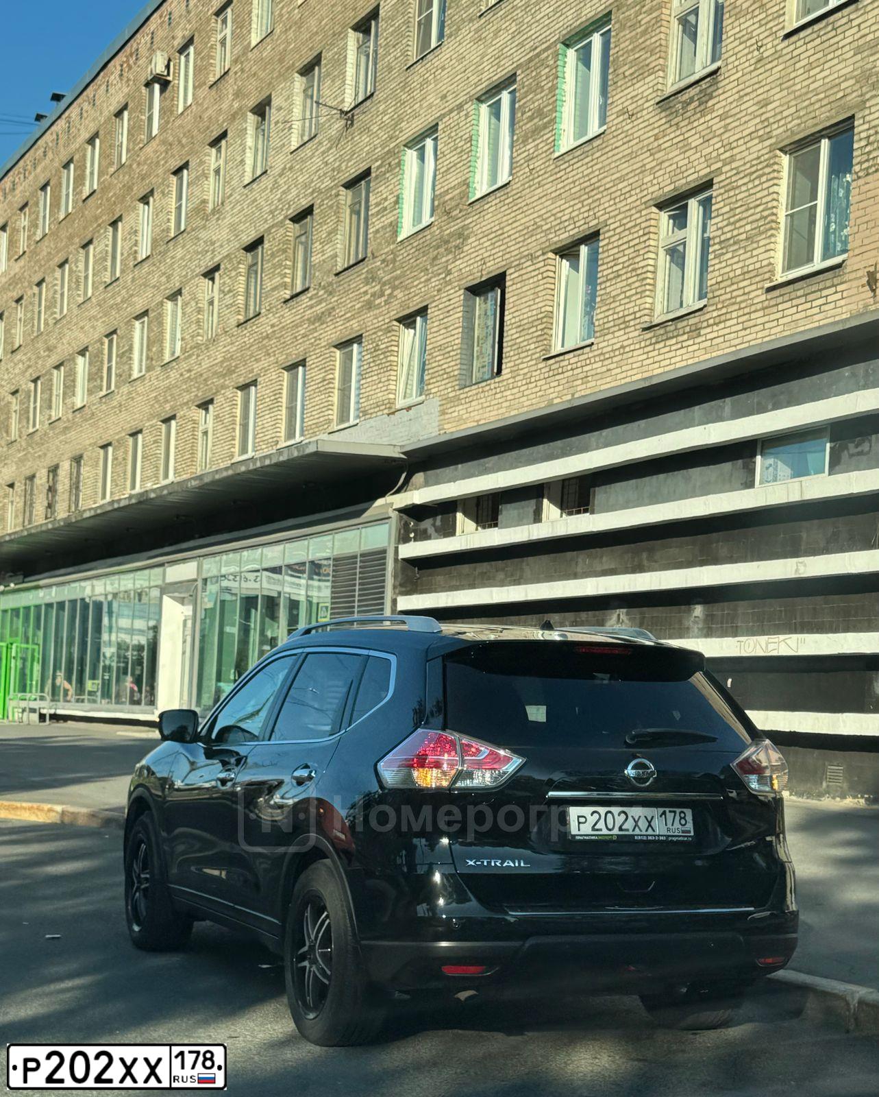 Фото автомобиля RENAULT KAPTUR, 2016 — госномер К709НМ147