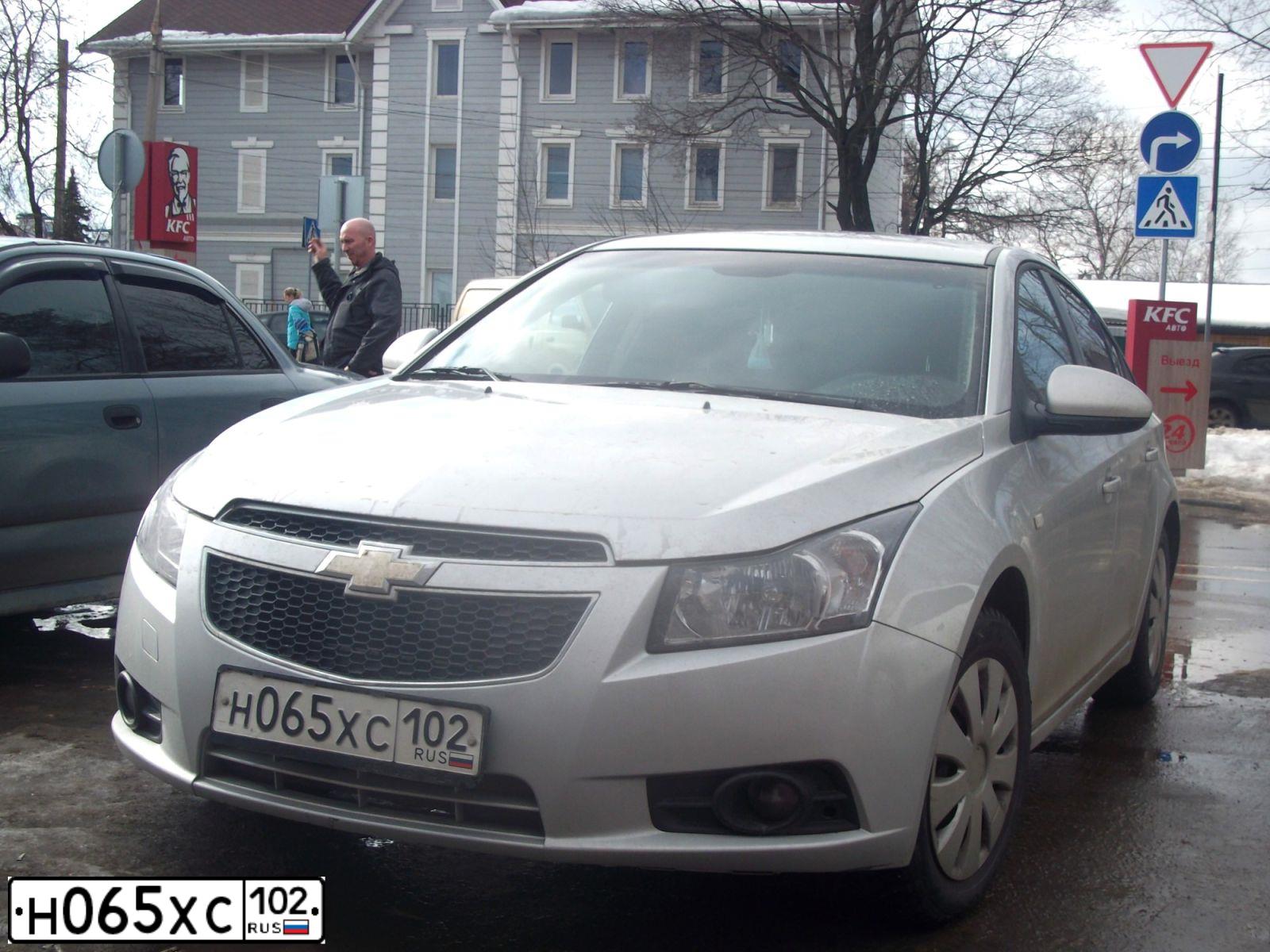 Фото автомобиля CHEVROLET CRUZE, 2012 — госномер Н065ХС102. Цвет: СЕРЕБРИСТЫЙ МЕТАЛЛИК