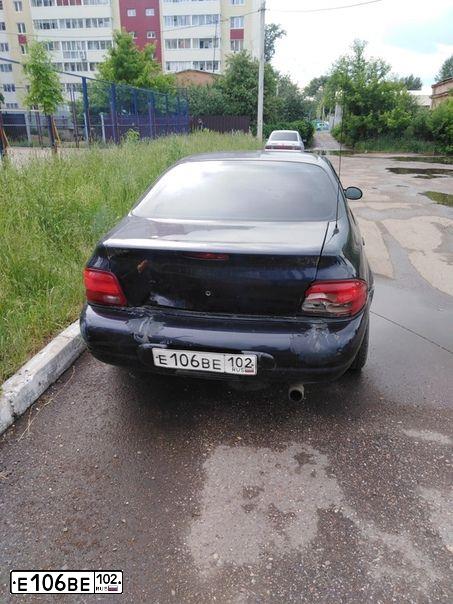Фото автомобиля PLYMOUTH BREEZE, 1999 — госномер Е899НЕ702. Цвет: синий