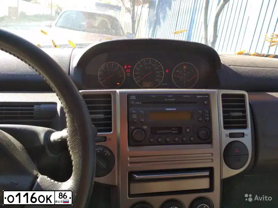 Фото автомобиля NISSAN X-TRAIL, 2005 — госномер У846ЕК55. Цвет: СЕРЕБРИСТЫЙ