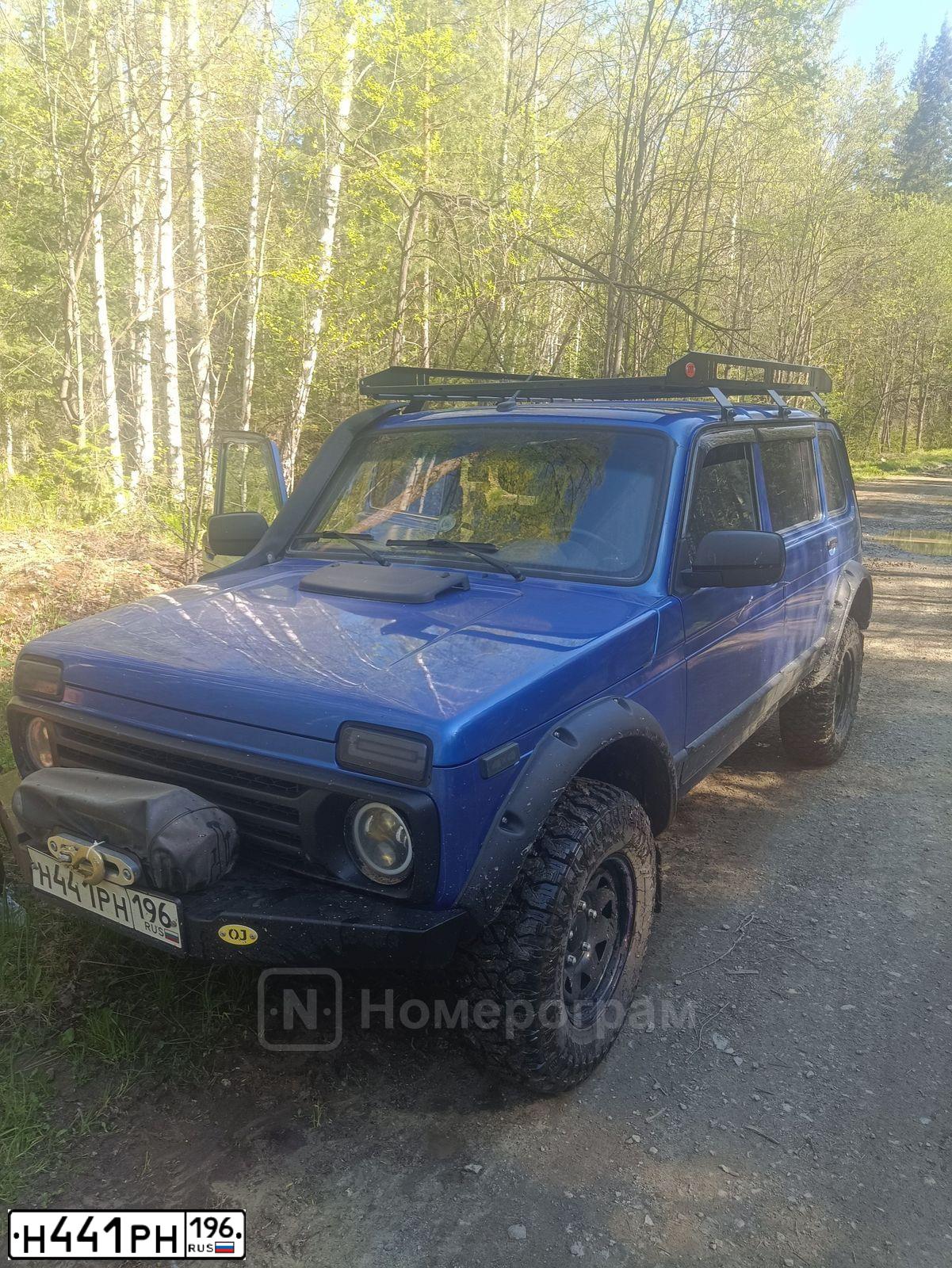 Фото автомобиля VAZ LADA 4X4 213100, 2021 — госномер Н441РН196. Цвет: синий