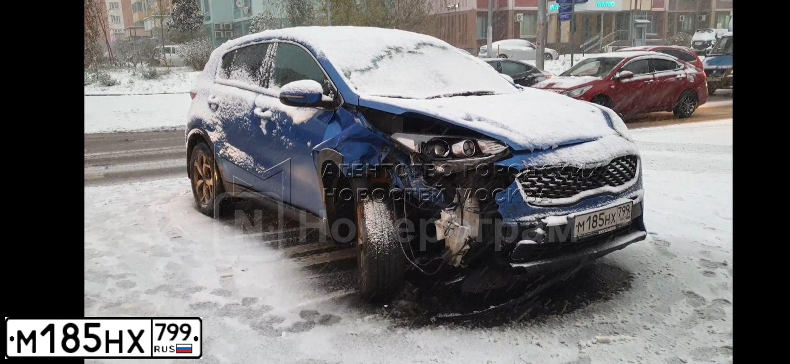 Фото автомобиля KIA SPORTAGE, 2019 — госномер М185НХ799. Цвет: СИНИЙ
