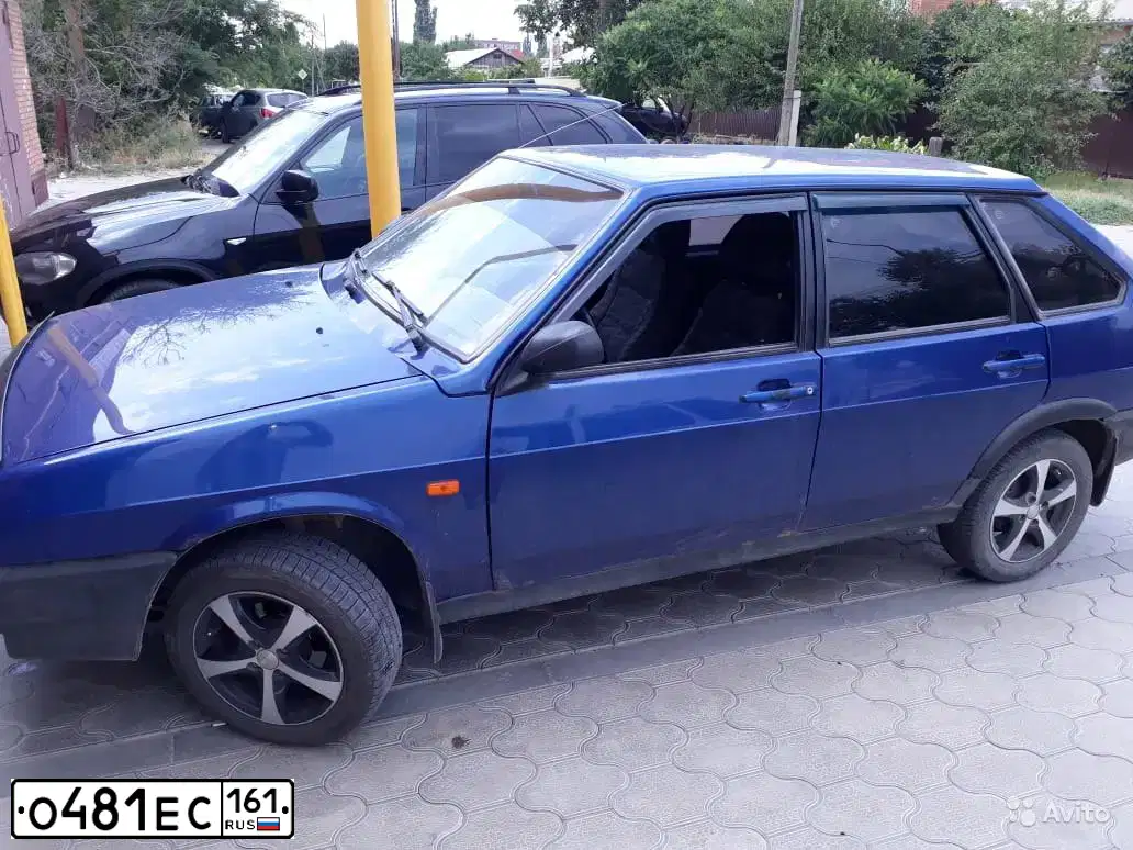 Фото автомобиля LADA 2109 SAMARA, 2002 — госномер Т001АС761. Цвет: ЯРКО-СИНИЙ