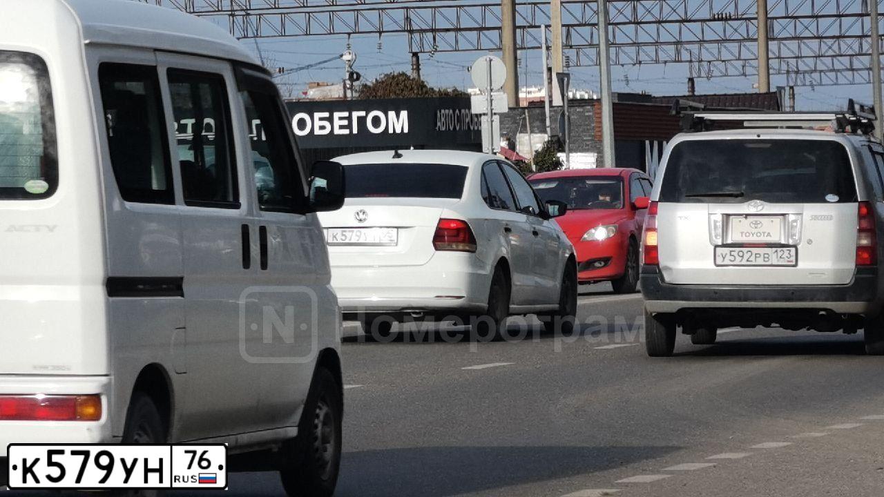 Фото автомобиля OPEL ZAFIRA, 2012 — госномер Н292ТР76. Цвет: ЧЕРНЫЙ